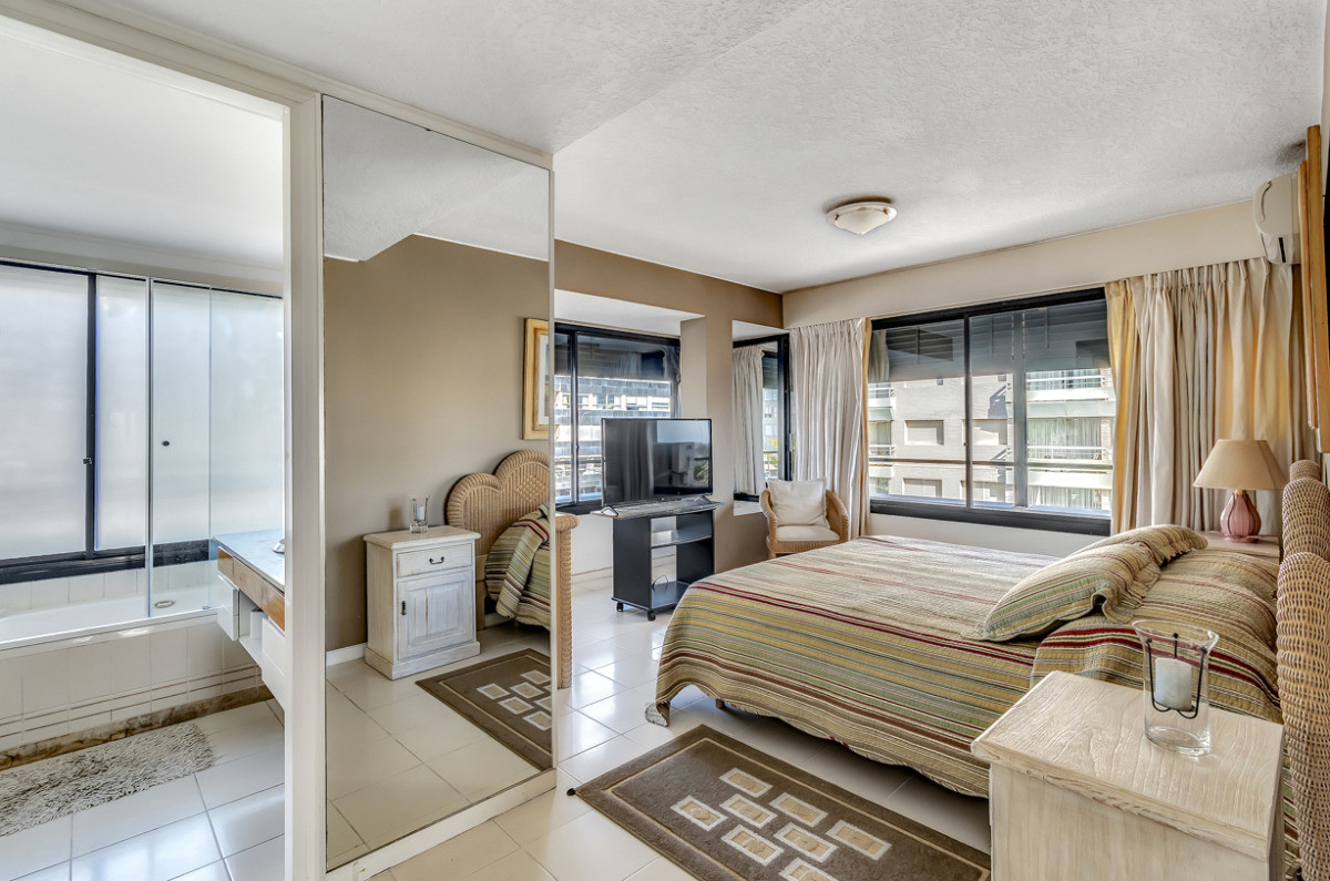 Apartamento ID.21097052 - Apartamento Frente al Mar en la Exclusiva Península de Punta del Este