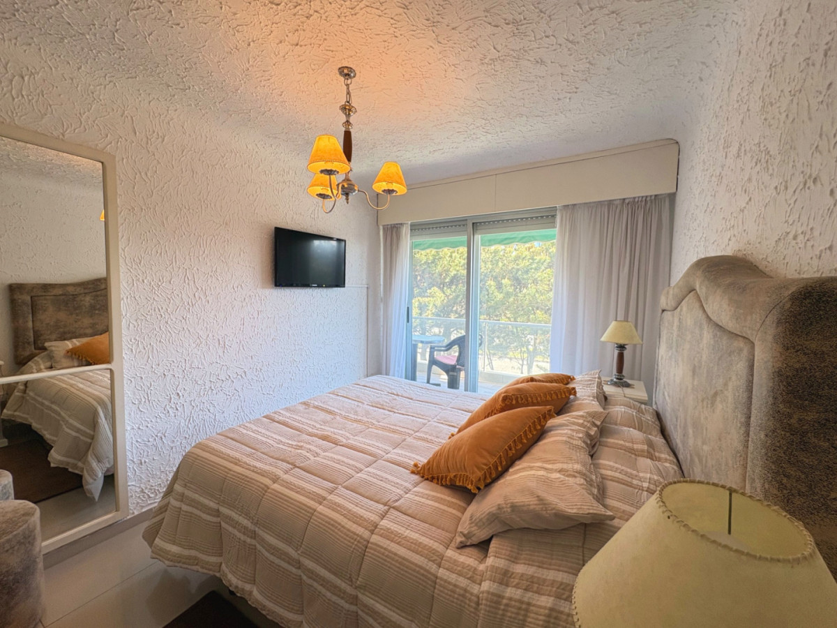 Apartamento ID.21097297 - APARTAMENTO DE UN DORMITORIO Y MEDIO - PLAYA MANSA - TEMPORADA 