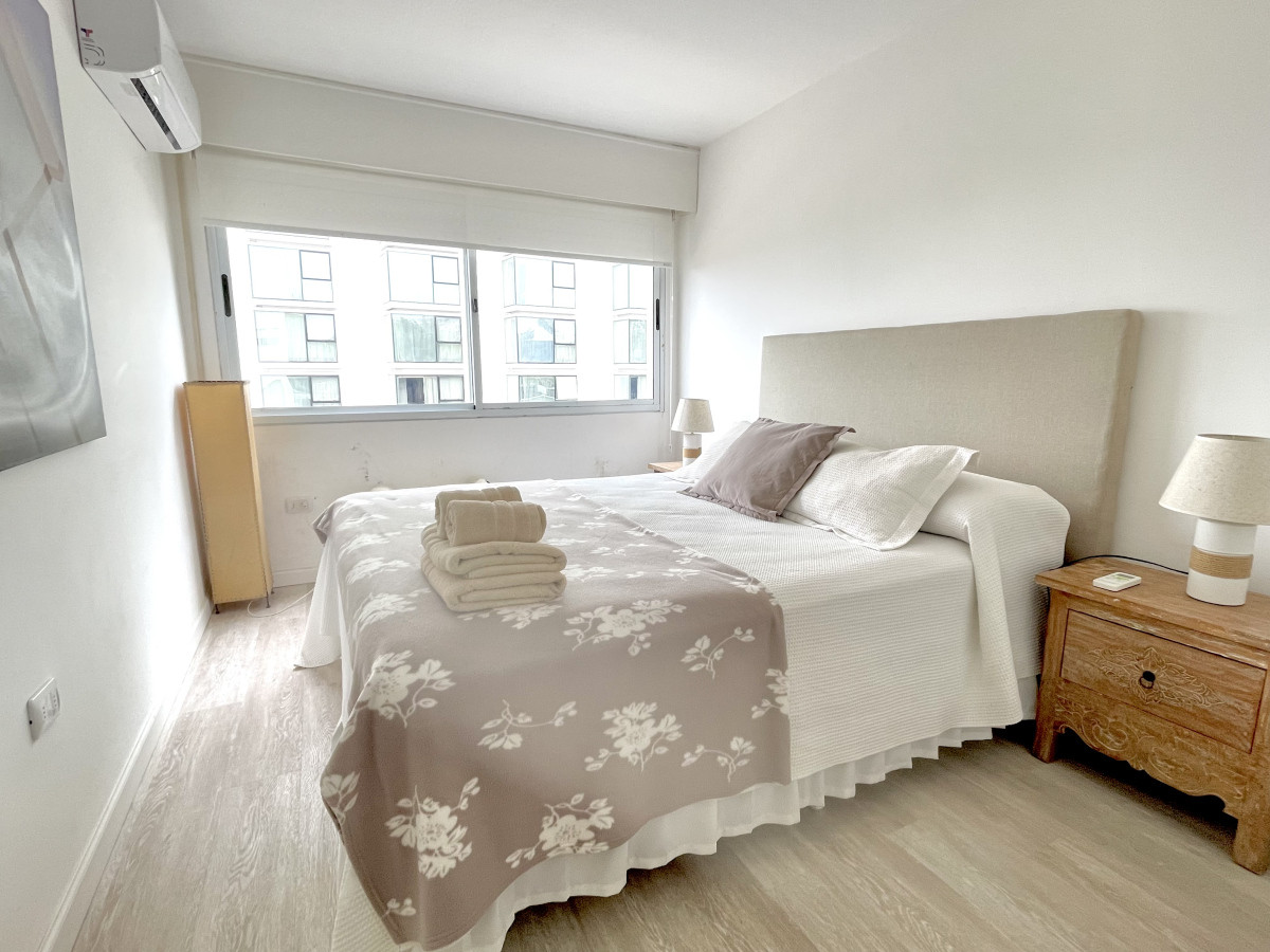 Apartamento ID.21096944 - Alquiler anual Playa Brava
