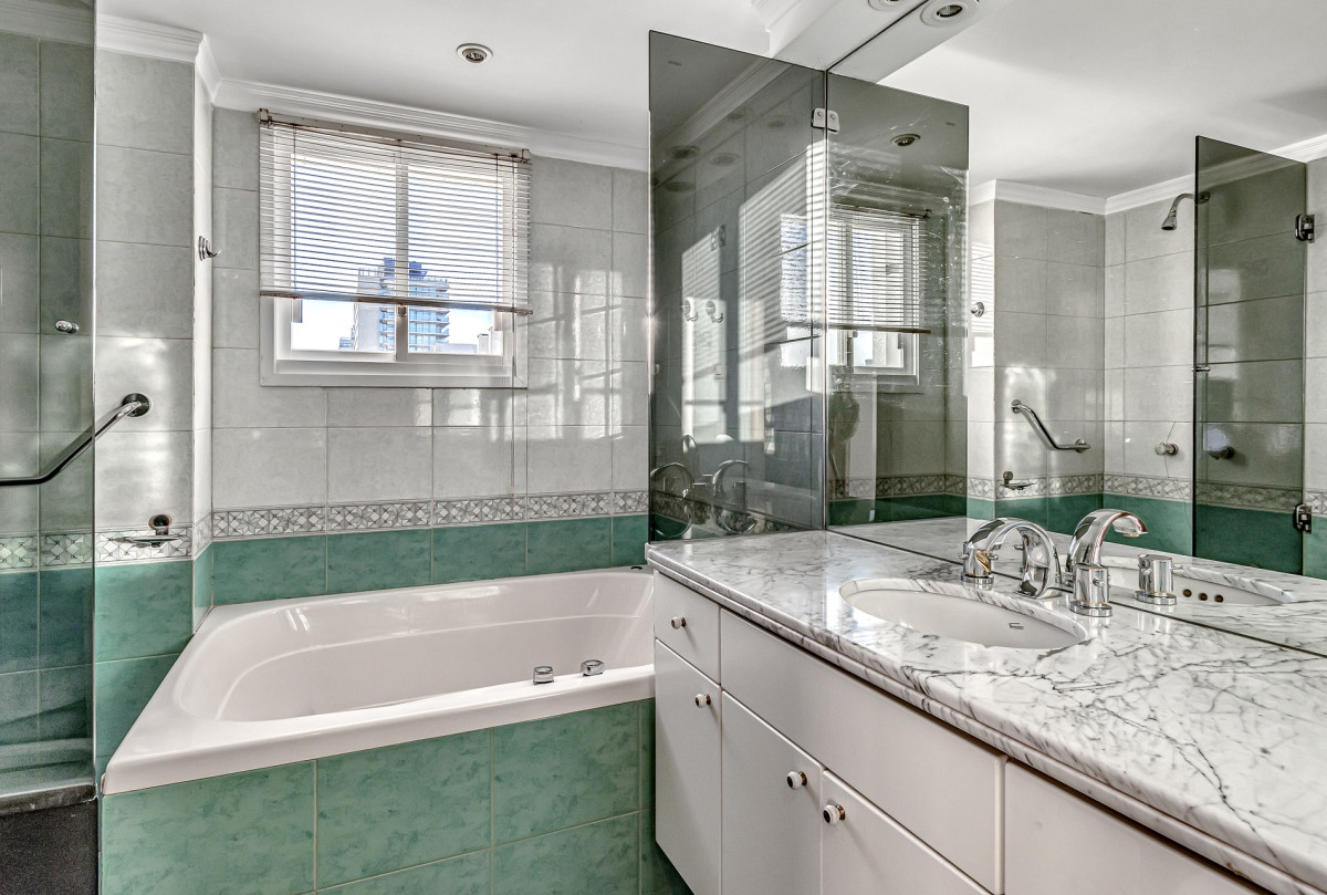 Apartamento ID.21095513 - En venta Punta del Este Playa Brava. 