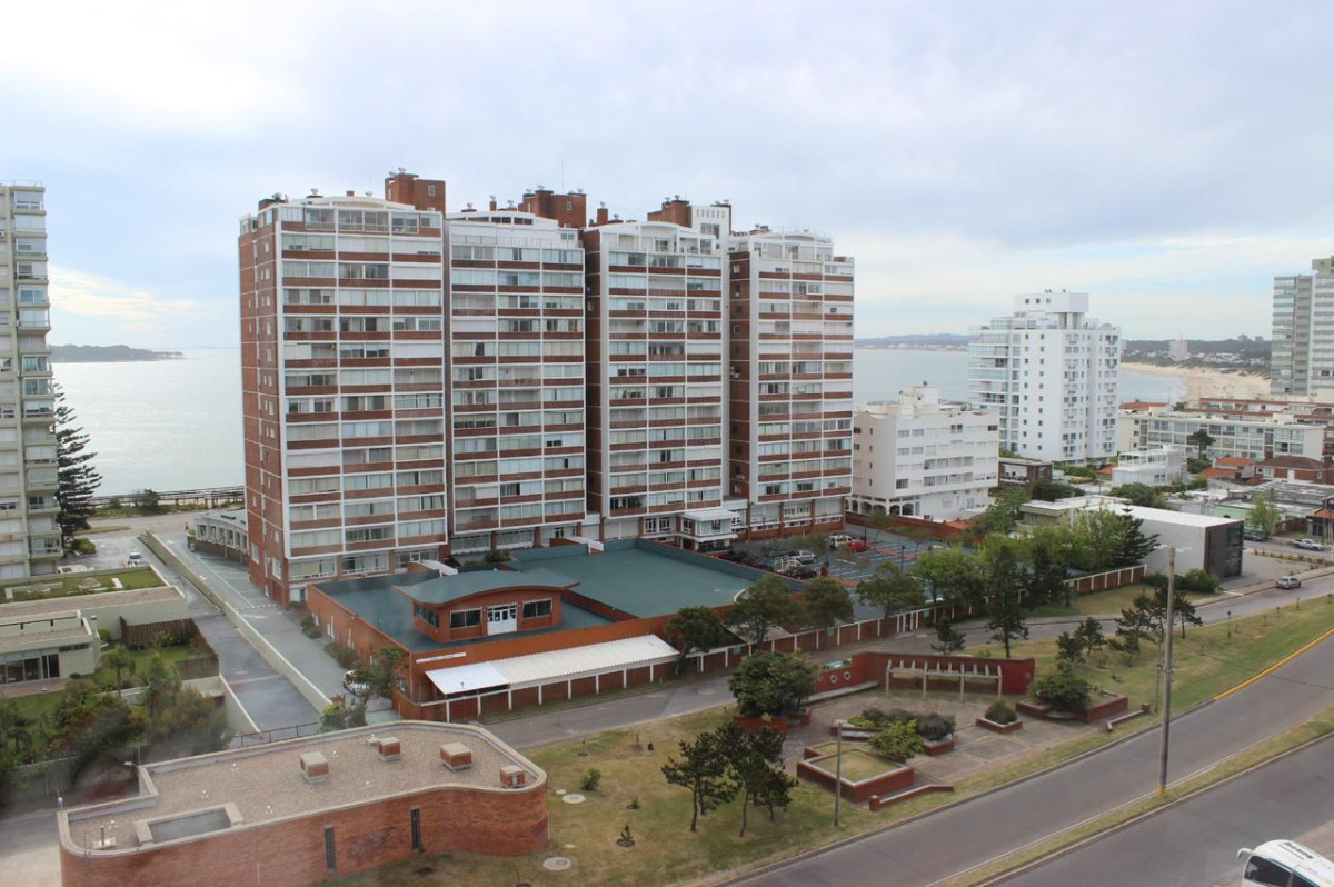 Apartamento ID.21096995 - Vende Playa Brava - Punta del Este**