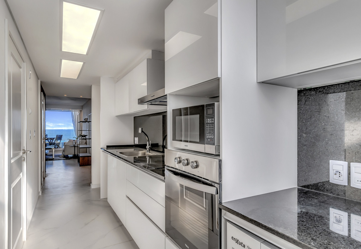 Apartamento ID.2 - Playa Mansa vista al mar y a la lagun