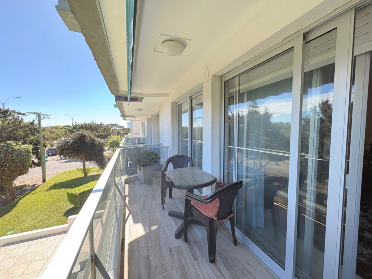 Apartamento ID.21097297 - APARTAMENTO DE UN DORMITORIO Y MEDIO - PLAYA MANSA - TEMPORADA 