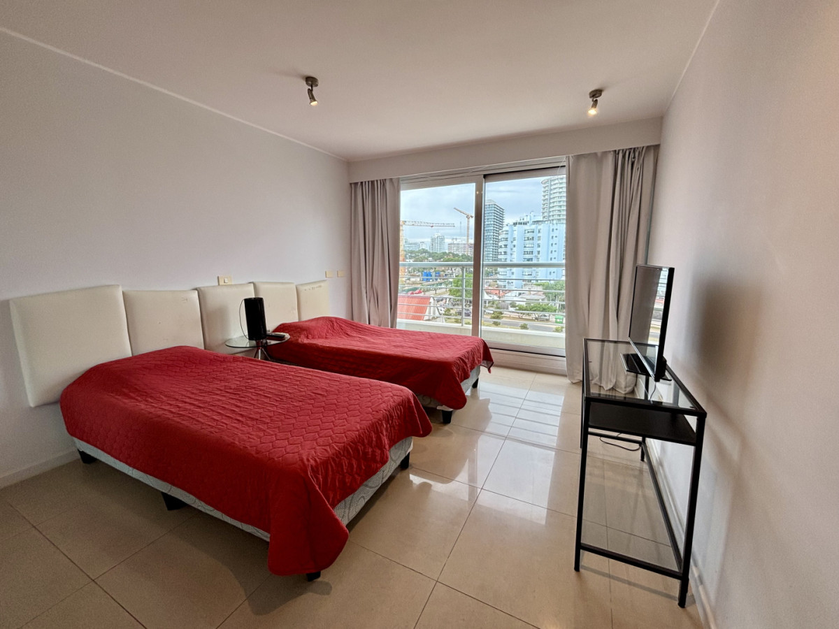 Apartamento ID.21097269 - Amplio departamento Playa Mansa