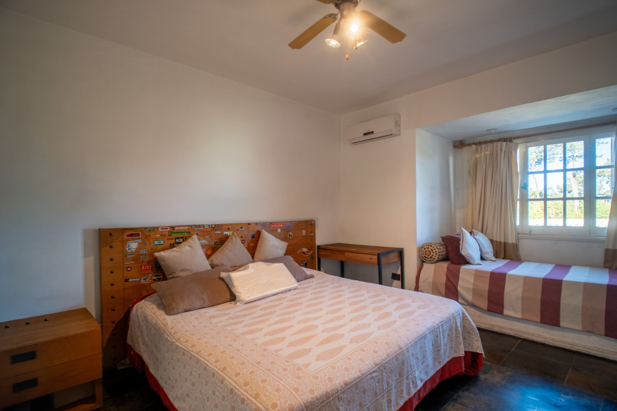 Casa ID.21097686 - Exclusiva residencia en venta a pasos de la  mansa, 6 dormitorios