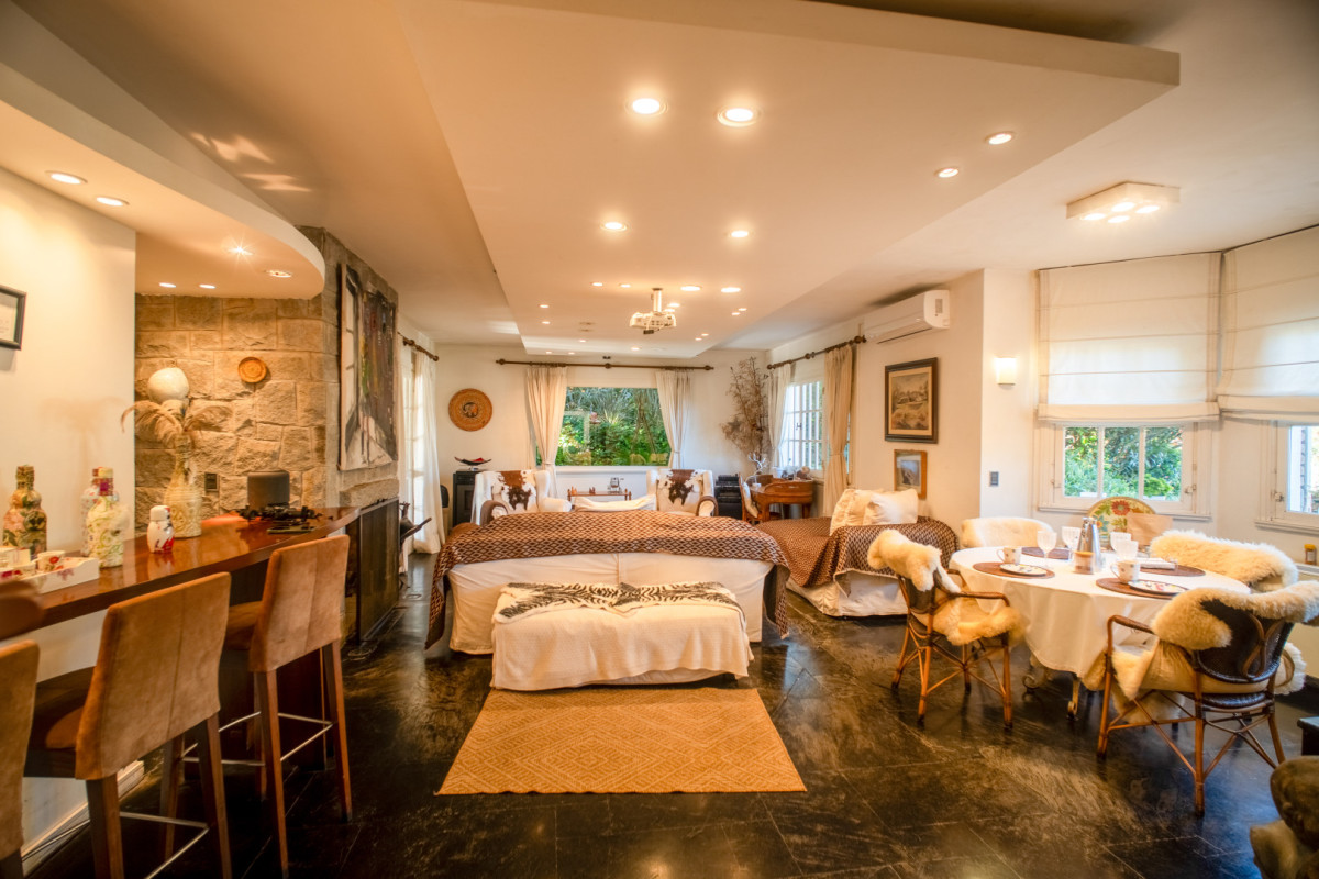 Casa ID.21097686 - Exclusiva residencia en venta a pasos de la  mansa, 6 dormitorios