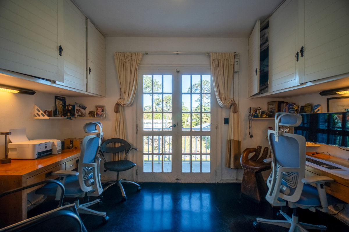 Casa ID.21097686 - Exclusiva residencia en venta a pasos de la  mansa, 6 dormitorios