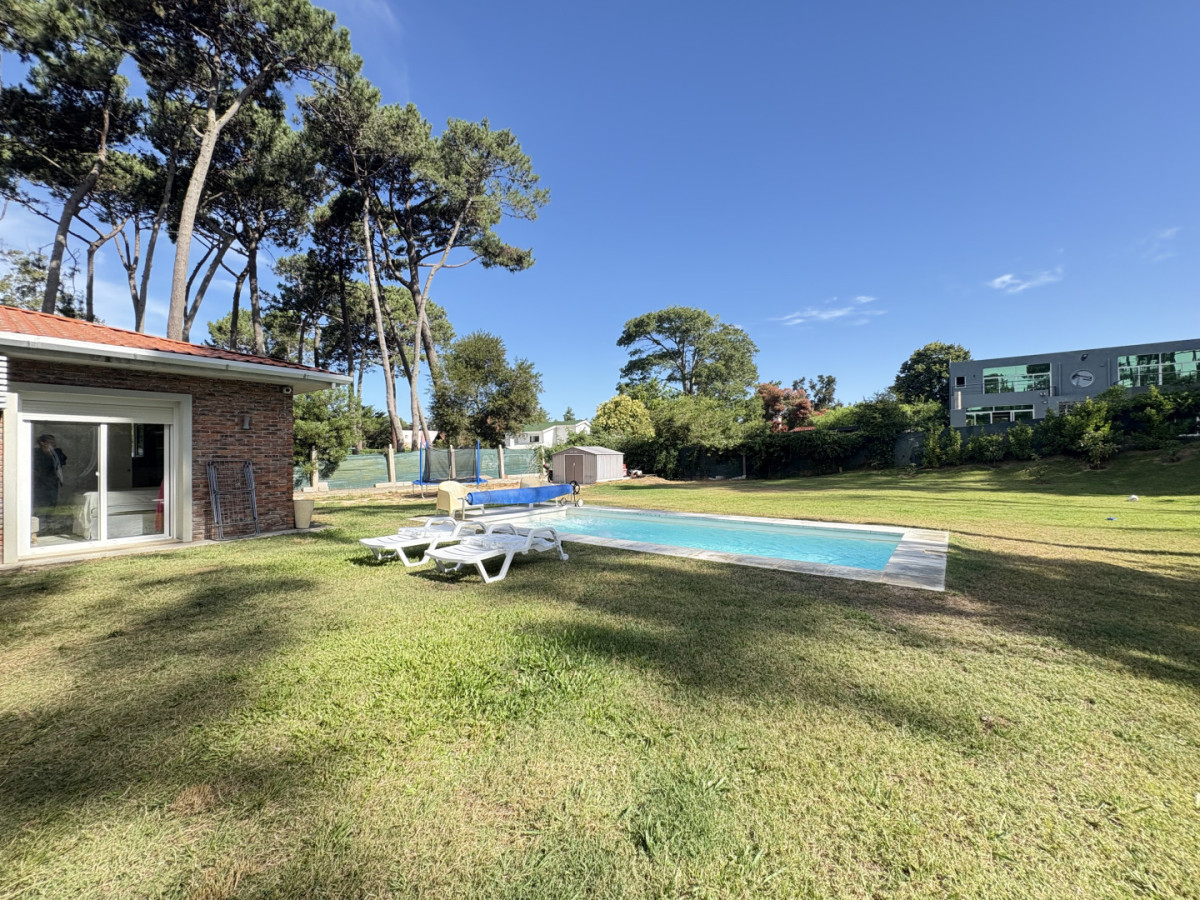 Casa ID.21097048 - Casa en alquiler de temporada con amplio jardín y piscina