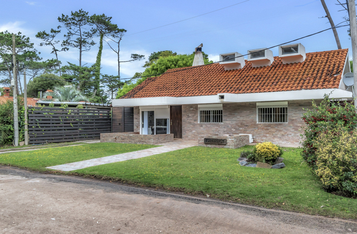 Venta y alquiler de casa en San Rafael de 3 dormitorios y piscina.