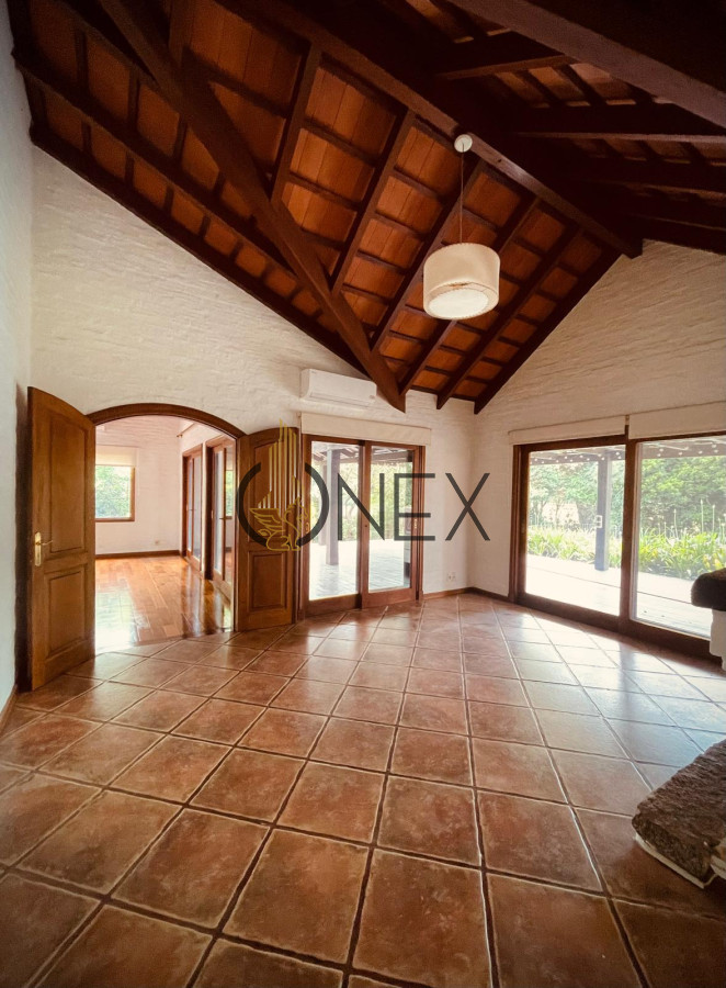Casa ID.3329 - LUJO Y COMODIDAD Venta o Alquiler Casa Lomas Tahona 3D suite Playroom Estar Terraza Gge Piscina Parrillero