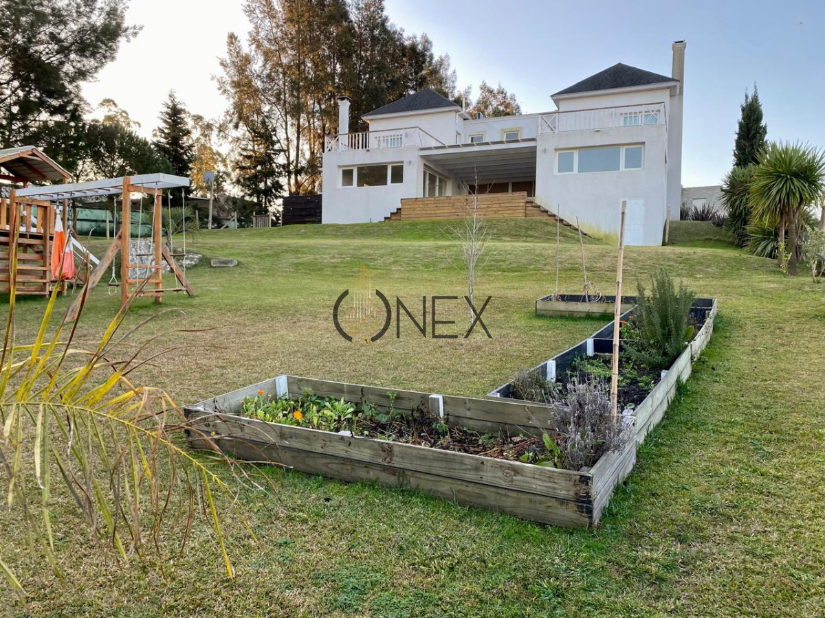 Casa ID.3328 - TU NUEVA VIDA EMPIEZA ACÁ! Venta Casa Altos la Tahona 3D Suite, estar, 2 plantas excelente ubicación  