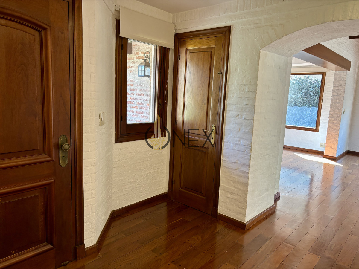 Casa ID.3329 - LUJO Y COMODIDAD Venta o Alquiler Casa Lomas Tahona 3D suite Playroom Estar Terraza Gge Piscina Parrillero