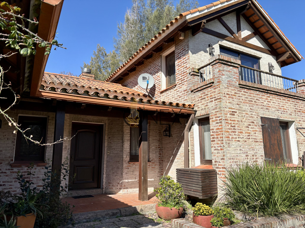 Casa ID.3329 - LUJO Y COMODIDAD Venta o Alquiler Casa Lomas Tahona 3D suite Playroom Estar Terraza Gge Piscina Parrillero