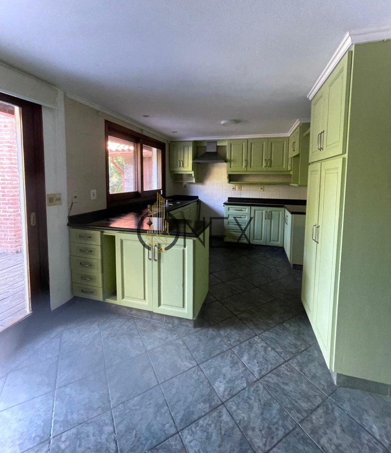Casa ID.3329 - LUJO Y COMODIDAD Venta o Alquiler Casa Lomas Tahona 3D suite Playroom Estar Terraza Gge Piscina Parrillero