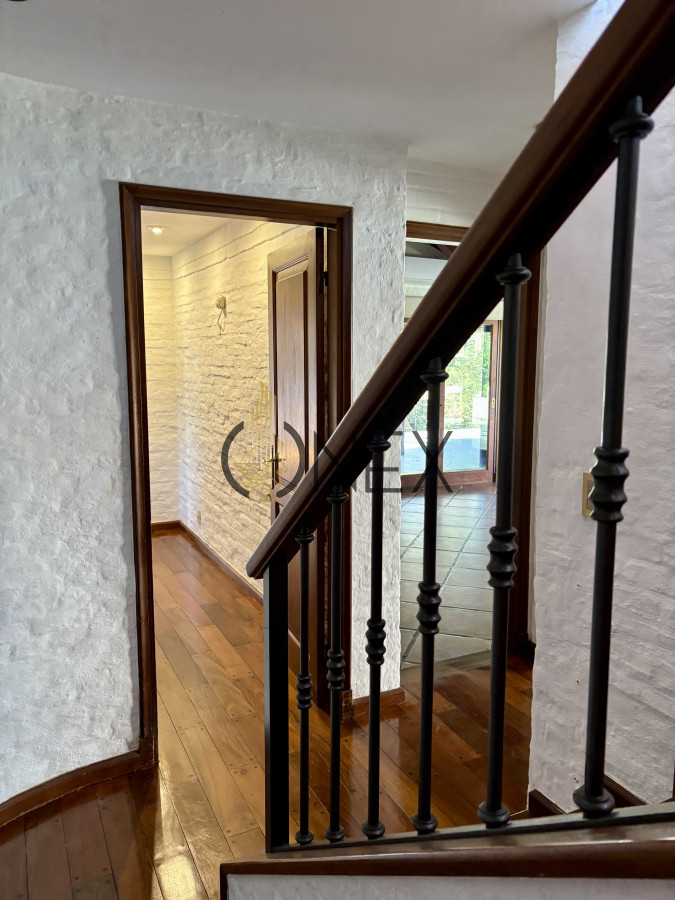 Casa ID.3329 - LUJO Y COMODIDAD Venta o Alquiler Casa Lomas Tahona 3D suite Playroom Estar Terraza Gge Piscina Parrillero