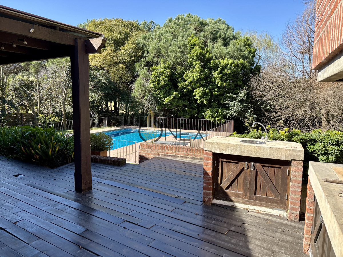 Casa ID.3329 - LUJO Y COMODIDAD Venta o Alquiler Casa Lomas Tahona 3D suite Playroom Estar Terraza Gge Piscina Parrillero