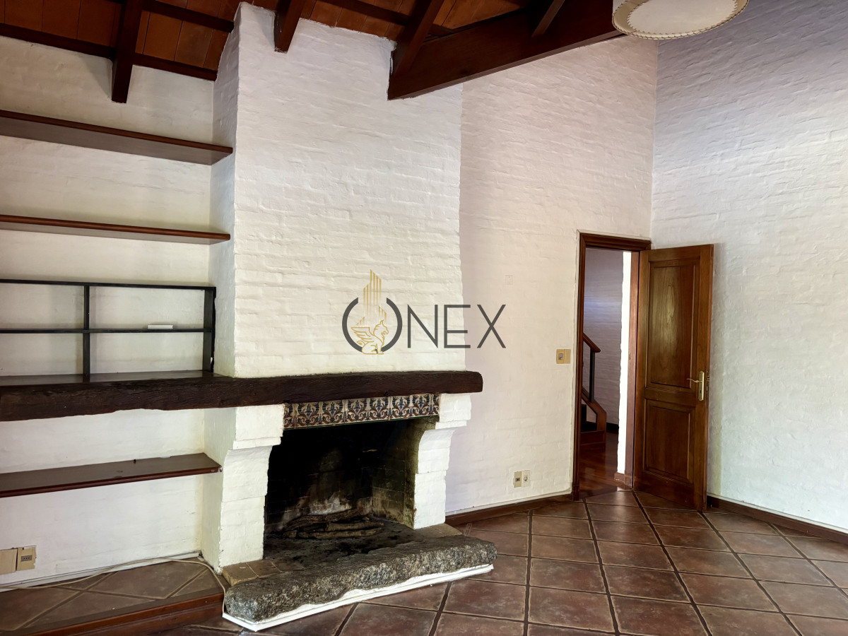 Casa ID.3329 - LUJO Y COMODIDAD Venta o Alquiler Casa Lomas Tahona 3D suite Playroom Estar Terraza Gge Piscina Parrillero