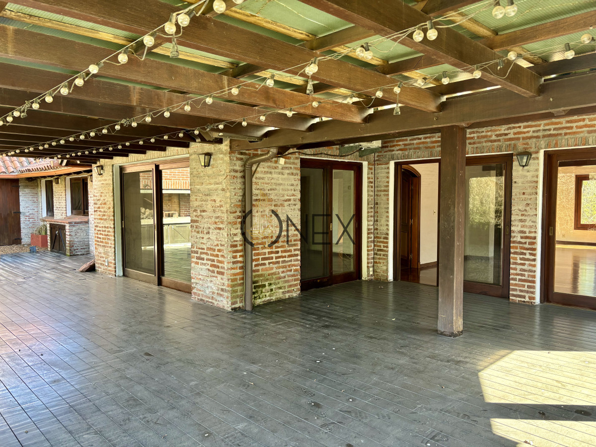 Casa ID.3329 - LUJO Y COMODIDAD Venta o Alquiler Casa Lomas Tahona 3D suite Playroom Estar Terraza Gge Piscina Parrillero