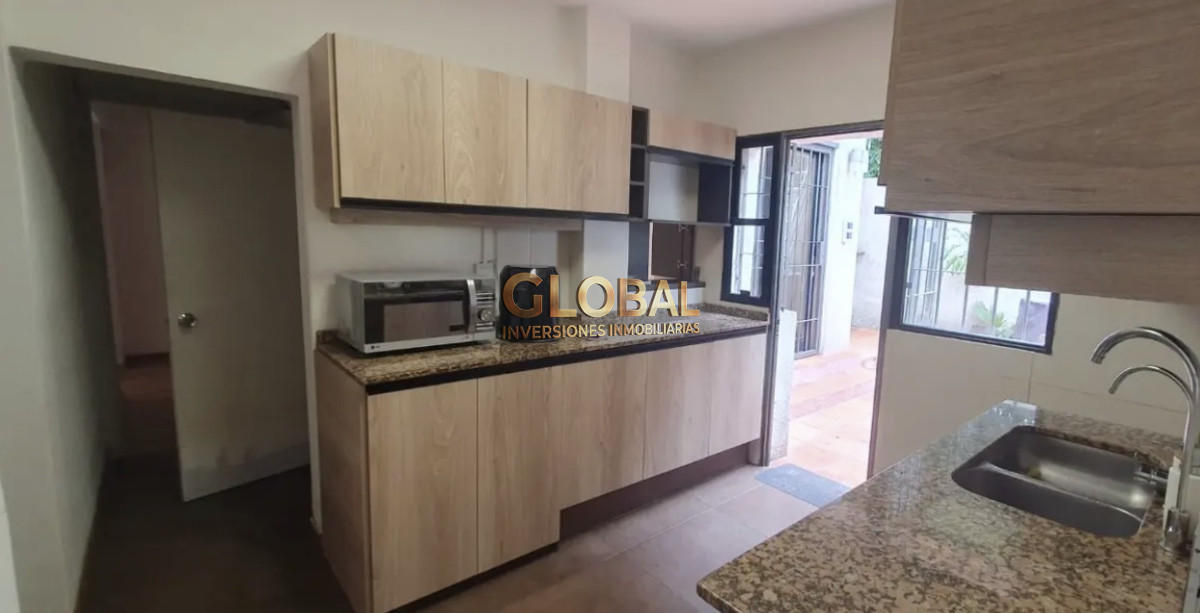 Casa ID.4500 - Empresa o Vivienda - Alquiler Casa Carrasco Sur 4D 2 Suites estar comedor diario parrilla 300m mar