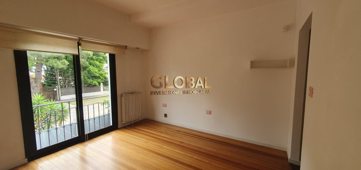 Casa ID.4500 - Empresa o Vivienda - Alquiler Casa Carrasco Sur 4D 2 Suites estar comedor diario parrilla 300m mar
