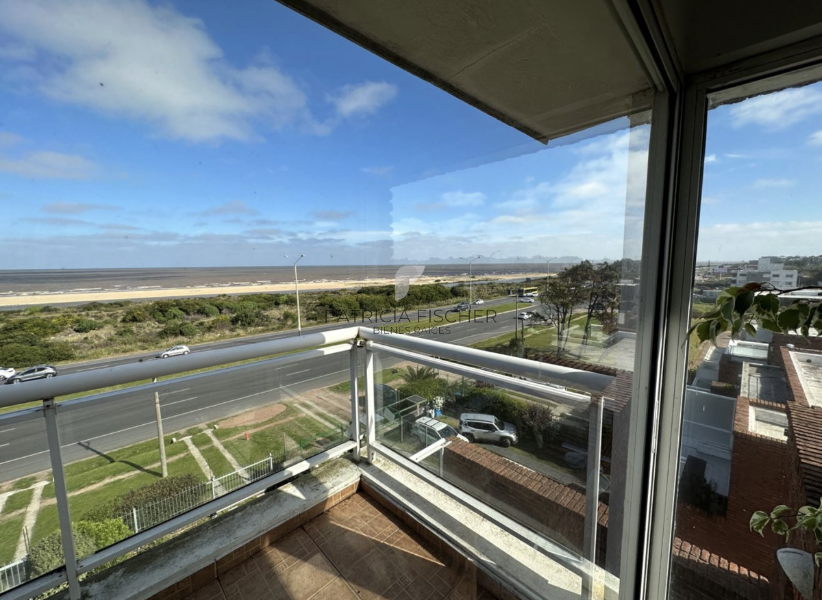 Apartamento ID.154 - Frente al mar. Frente a todo - Venta Barra de Carrasco 3D suite,toilette,lavadero,terraza,gge Amenities