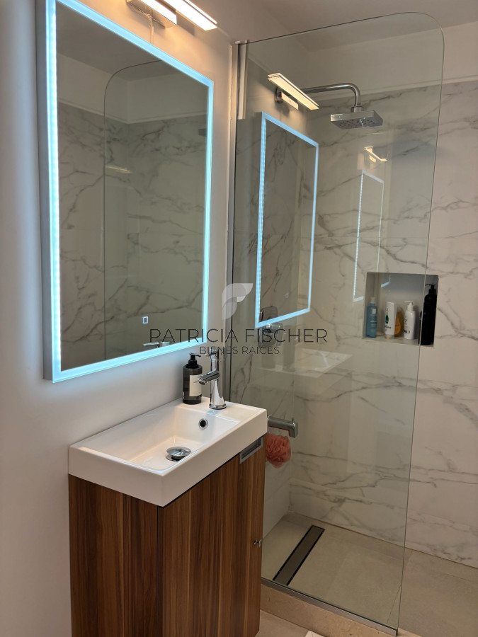 Apartamento ID.6 - ¡UN MAR DE POSIBILIDADES EN POCITOS! Venta Ap.Pocitos 2d Suite Terraza Vista mar Piso alto RECICLADO A NUEVO
