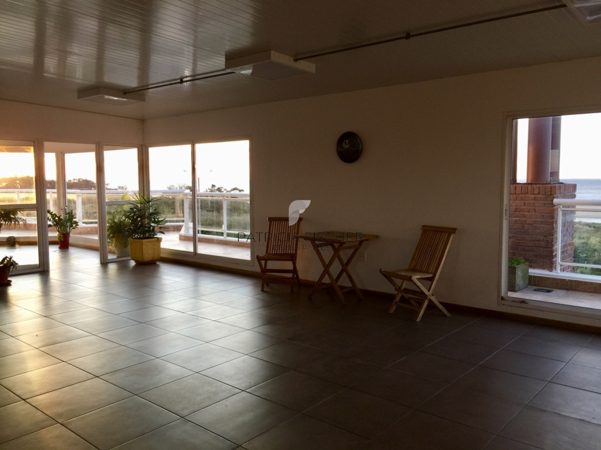 Apartamento ID.154 - Frente al mar. Frente a todo - Venta Barra de Carrasco 3D suite,toilette,lavadero,terraza,gge Amenities