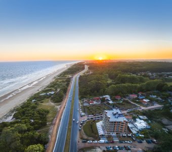 Venta Ap.Ciudad de la Costa 2D cochera fija lavadero Terraza con parrillero frente a playa Ley ANV