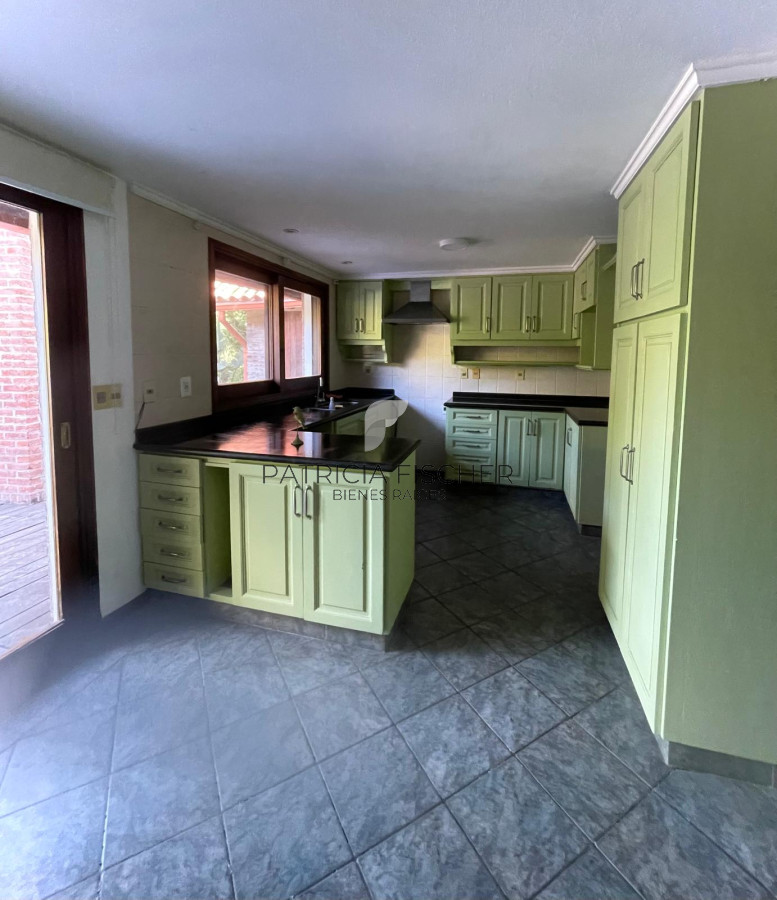 Casa ID.5 -  LUJO Y COMODIDAD Venta o Alquiler Casa Lomas Tahona 3D suite Playroom Estar Terraza Gge Piscina Parrillero