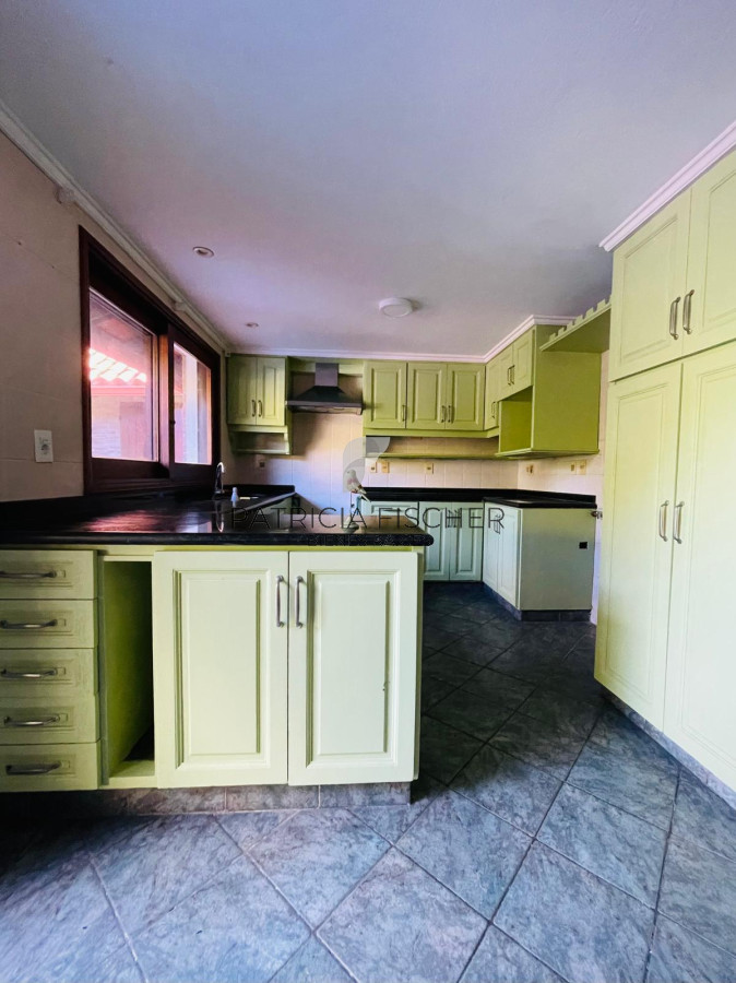 Casa ID.5 -  LUJO Y COMODIDAD Venta o Alquiler Casa Lomas Tahona 3D suite Playroom Estar Terraza Gge Piscina Parrillero