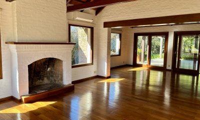 LUJO Y COMODIDAD Venta o Alquiler Casa Lomas Tahona 3D suite Playroom Estar Terraza Gge Piscina Parrillero