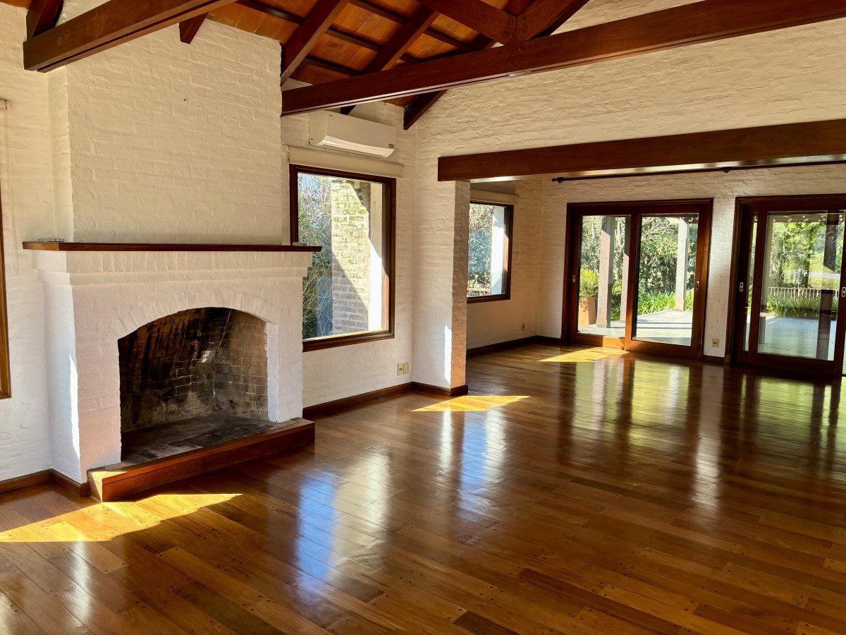 LUJO Y COMODIDAD Venta o Alquiler Casa Lomas Tahona 3D suite Playroom Estar Terraza Gge Piscina Parrillero