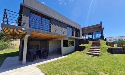 Moderna casa en Costa Esmeralda Barrio Senderos IV