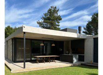 Venta y Alquiler de Casa en Costa Esmeralda