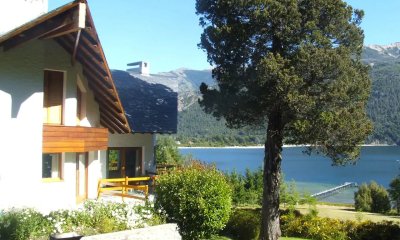 Casa con costa de Lago Moreno