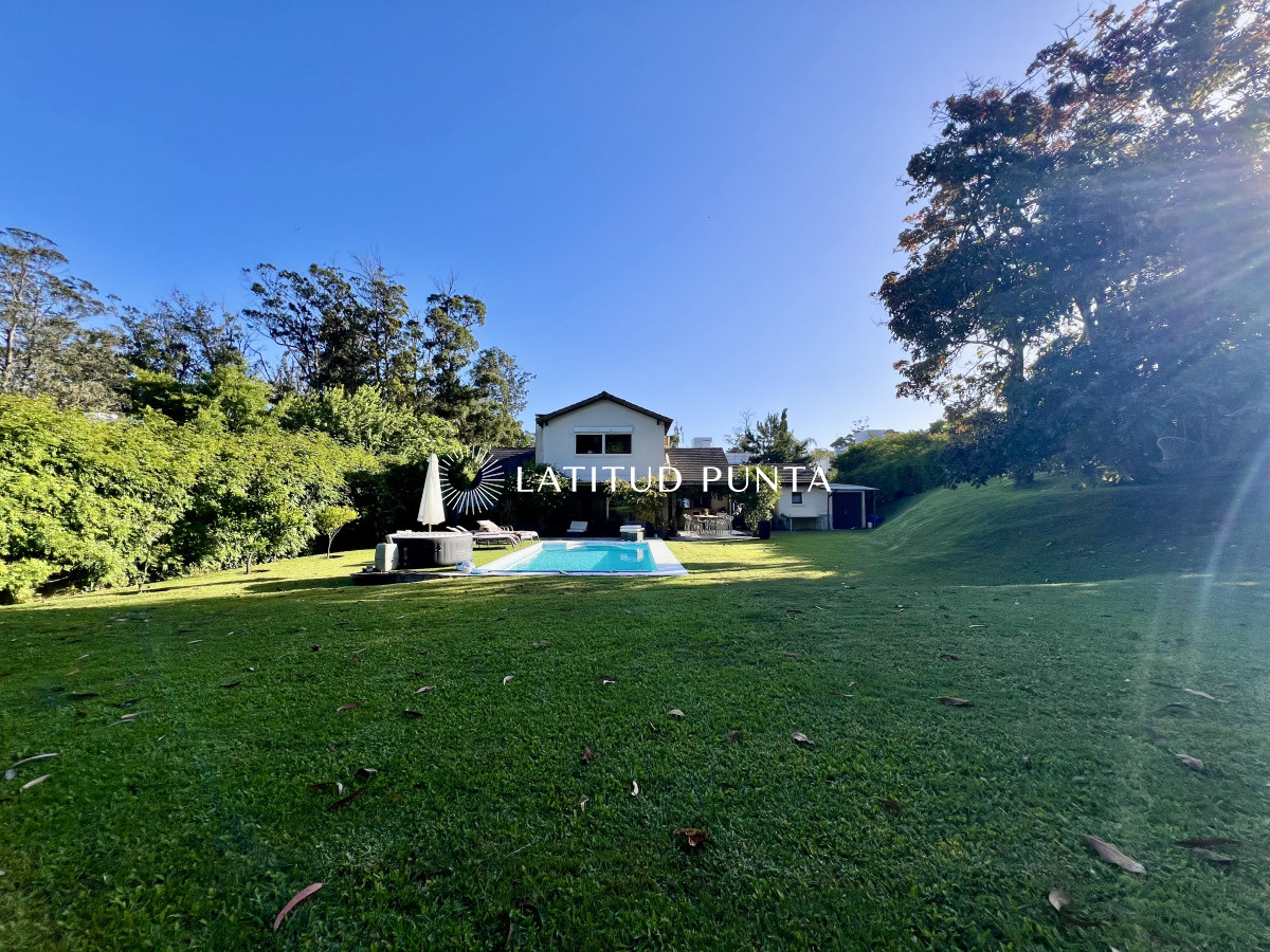 Casa 3 dormitorios con piscina. Rincón del Indio - LAT7012C