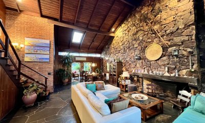 Casa de 4 dormitorios. Roosevelt