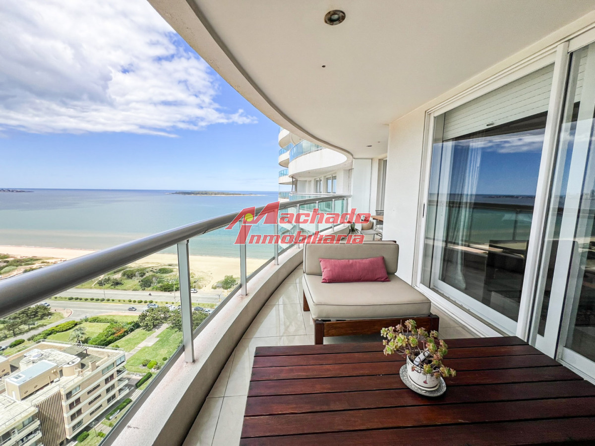 Apartamento en venta playa mansa, piso alto, con todos los servicios - MCH13496A