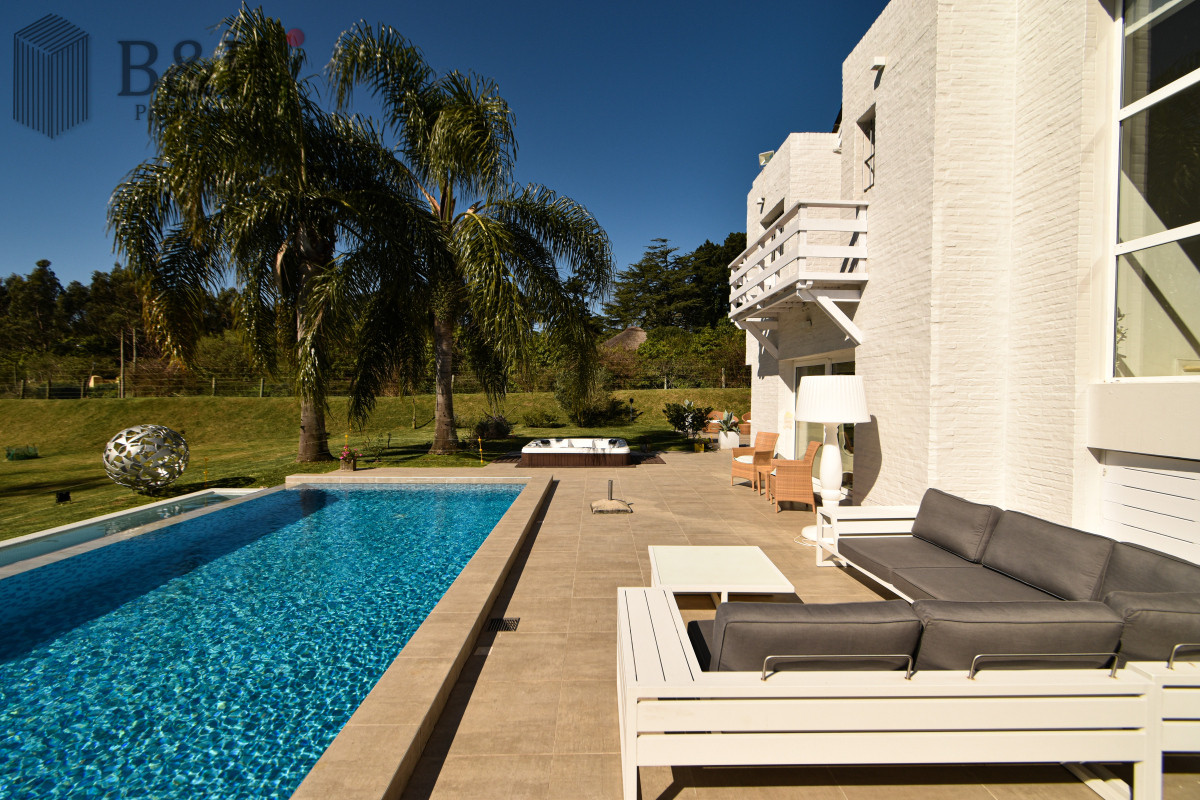 Casa ID.5374 - Chalet de 5 dormitorios en Rincón del Indio