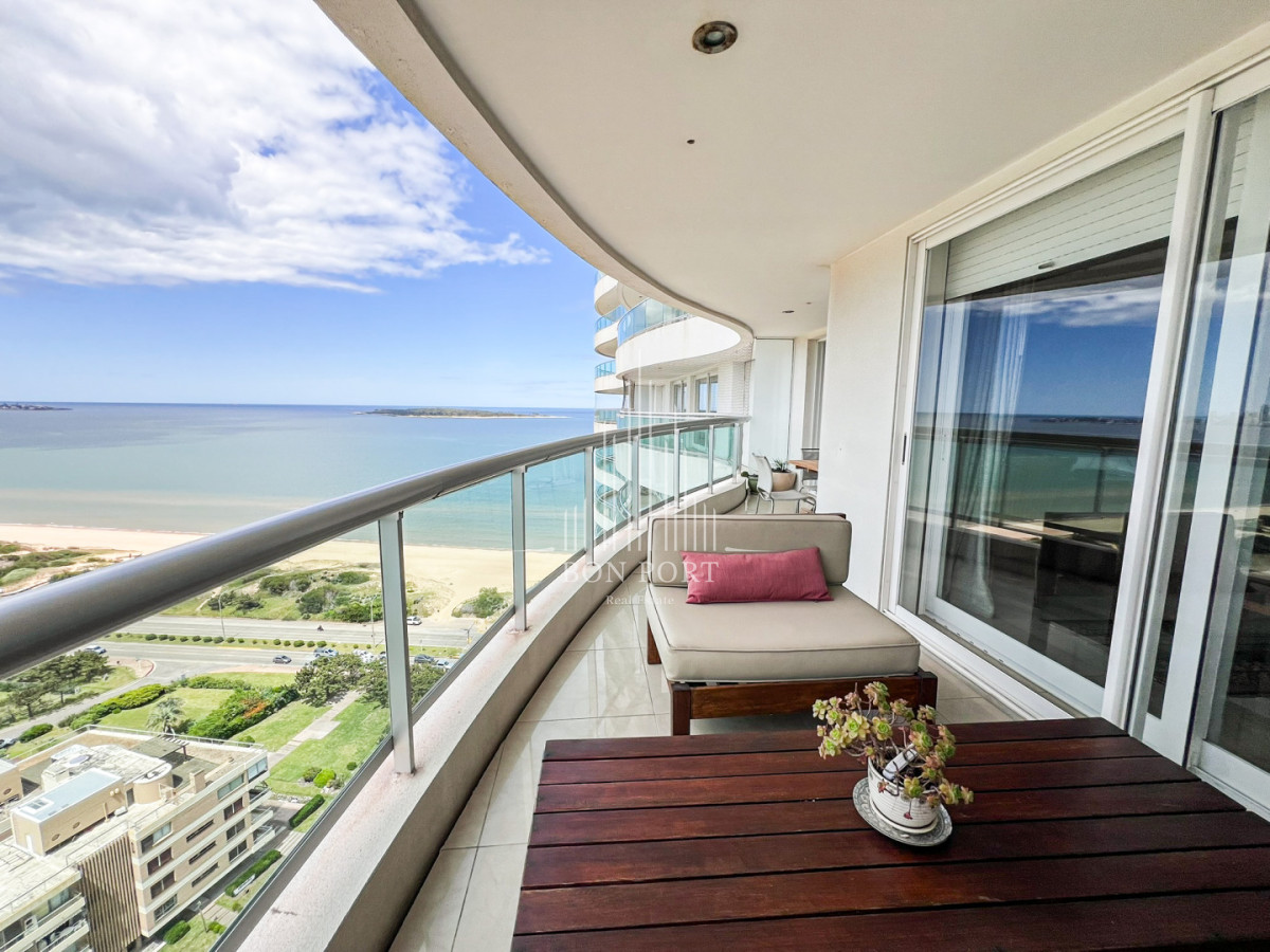 Apartamento piso alto sobre la mansa de 2 dormitorios mas dependencia. - BON155A