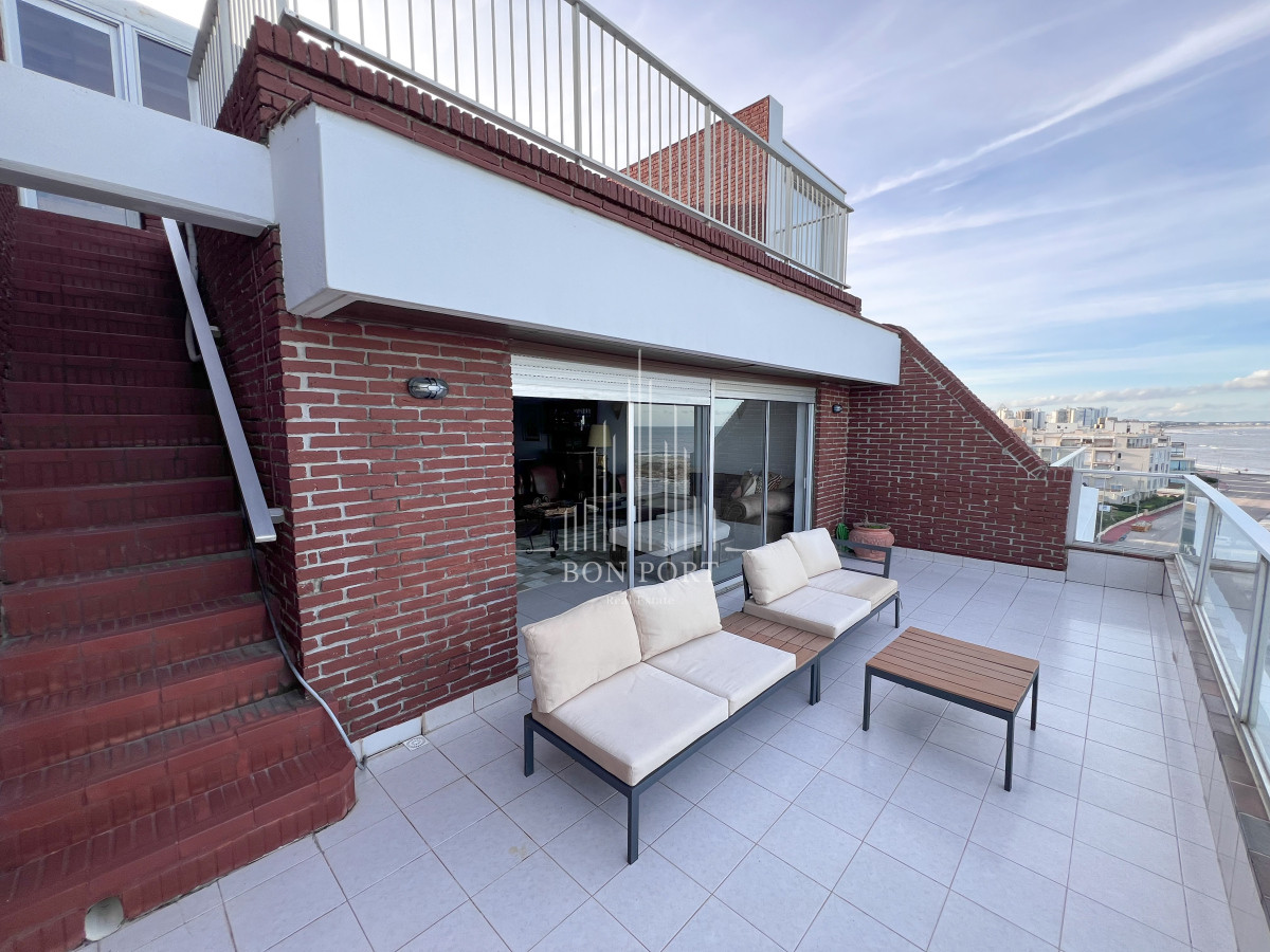 Penthouse de 3 dormitorios en suite primera línea en Punta del este - BON29A