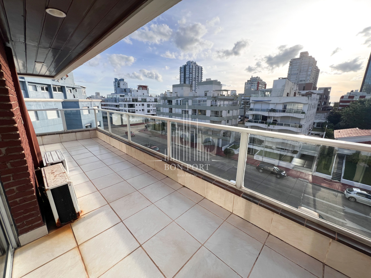 Apartamento ID.29 - Penthouse de 3 dormitorios en suite primera línea en Punta del este