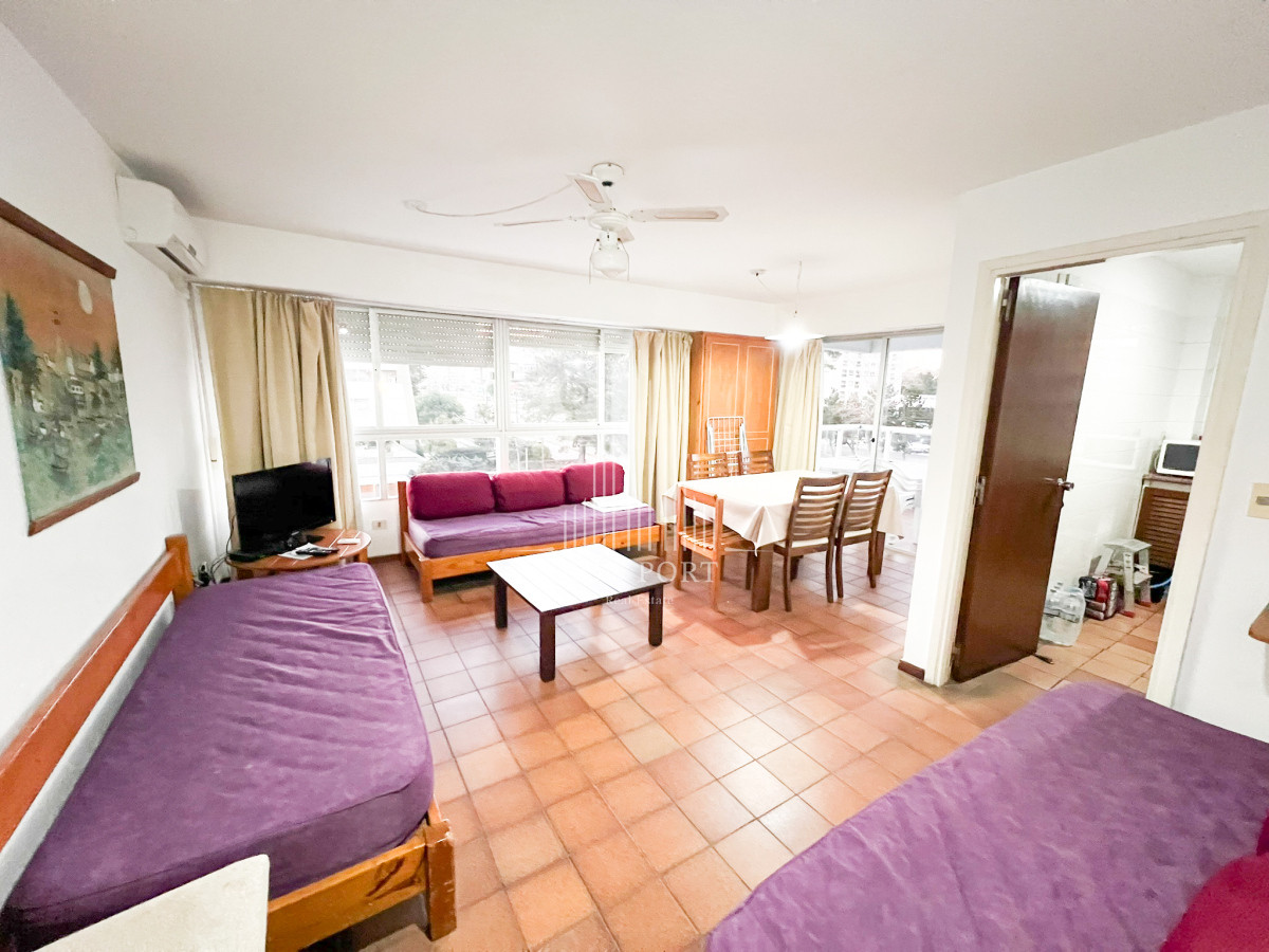 Apartamento ID.63 - Apartamento de 2 dormitorios sobre roosevelt.