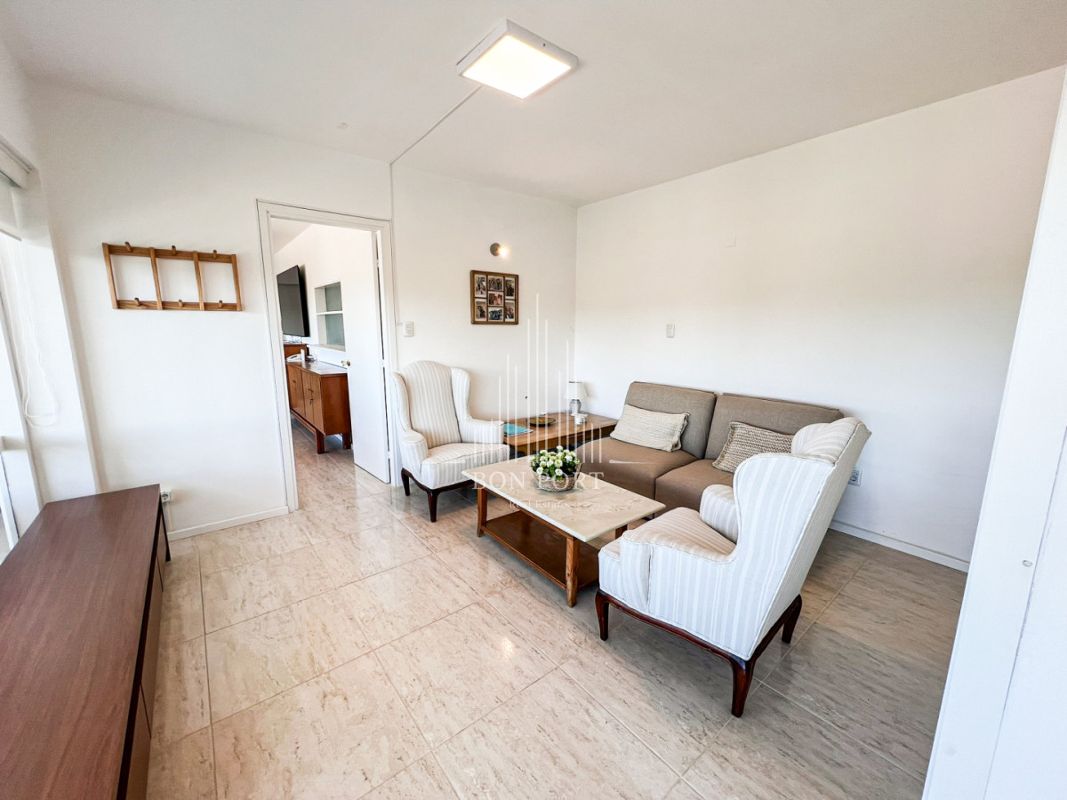 Apartamento ID.156 - Venta de apartamento de 2 dormitorios primera linea a la mansa