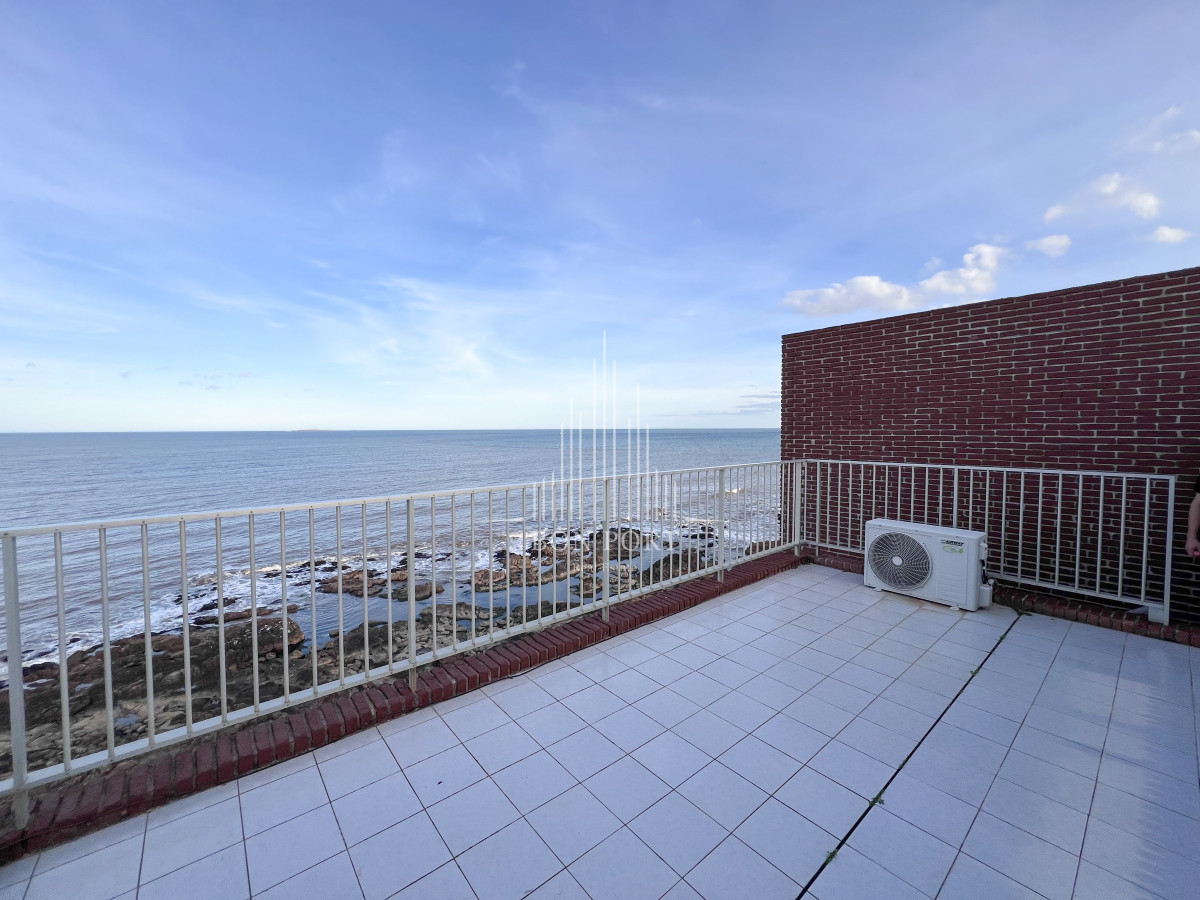 Apartamento ID.29 - Penthouse de 3 dormitorios en suite primera línea en Punta del este