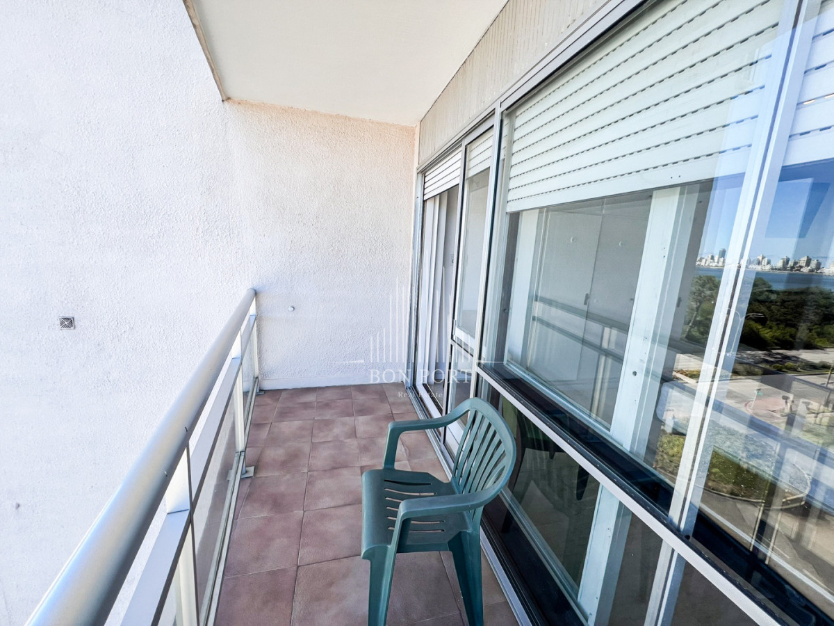 Apartamento ID.156 - Venta de apartamento de 2 dormitorios primera linea a la mansa