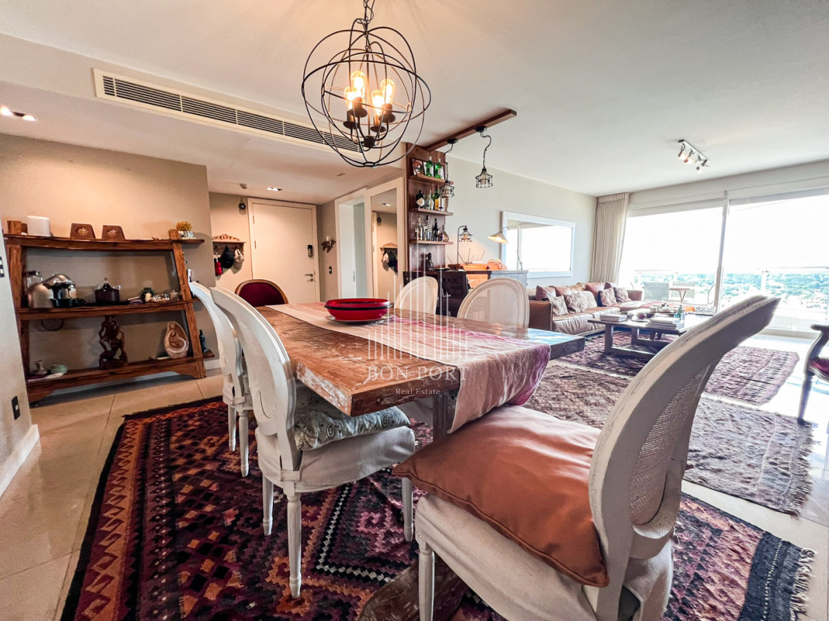 Apartamento ID.155 - Apartamento piso alto sobre la mansa de 2 dormitorios mas dependencia.