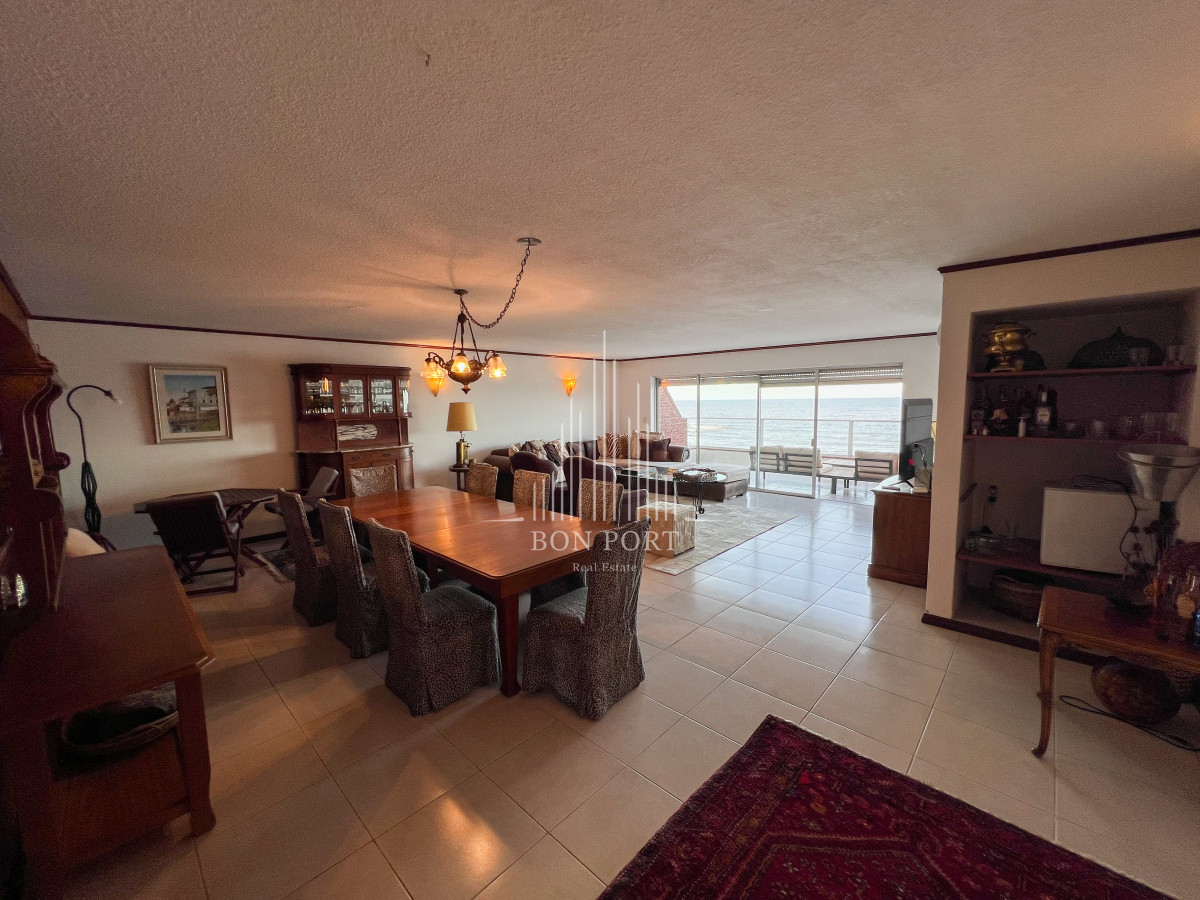 Apartamento ID.29 - Penthouse de 3 dormitorios en suite primera línea en Punta del este