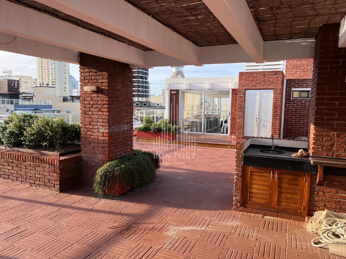 Apartamento ID.29 - Penthouse de 3 dormitorios en suite primera línea en Punta del este