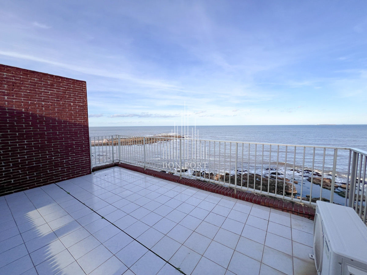 Apartamento ID.29 - Penthouse de 3 dormitorios en suite primera línea en Punta del este